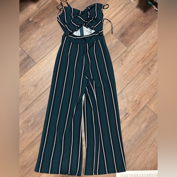 Dynamite cut out romper - Picture 2 of 4